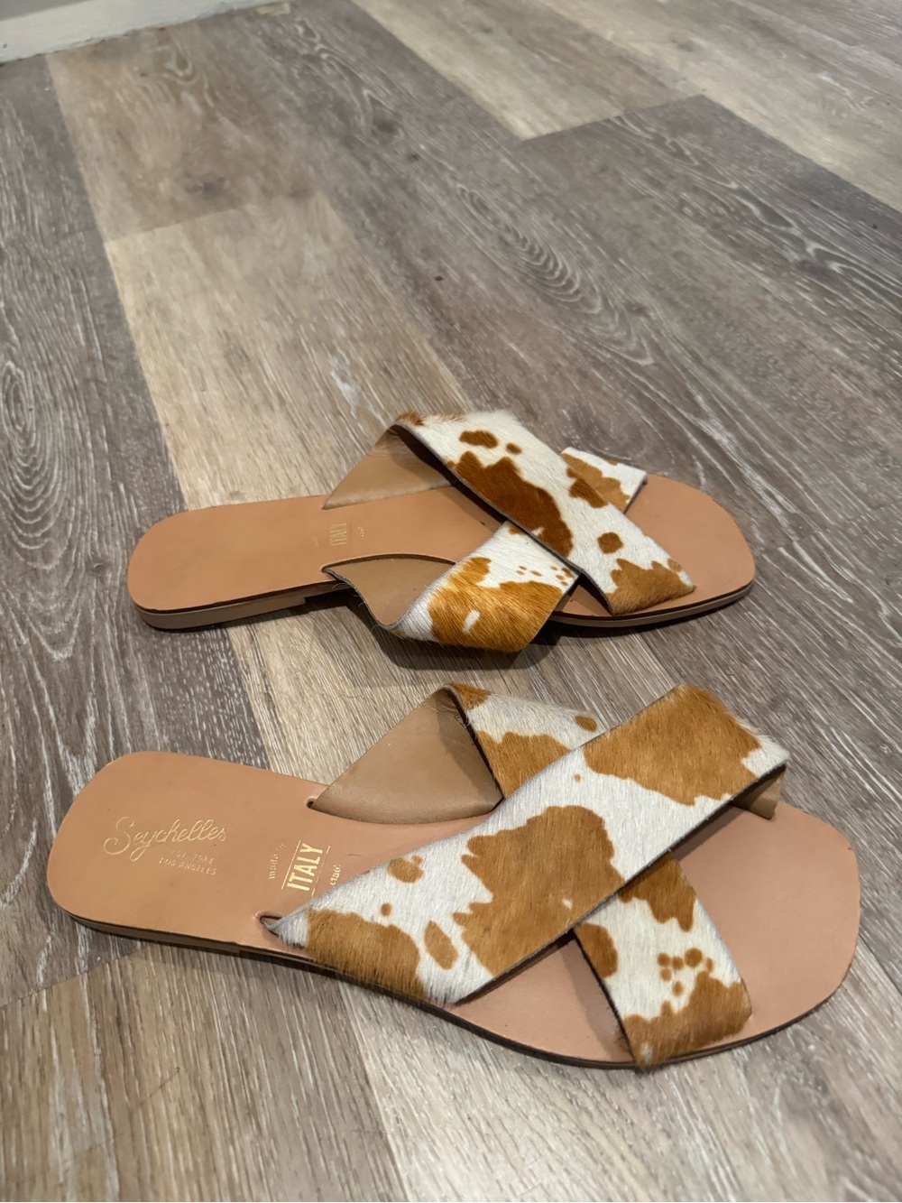 SEYCHELLES Revolve Total Relaxation Sandals Cow Hide Pony Hair Sandals - Picture 2 of 7